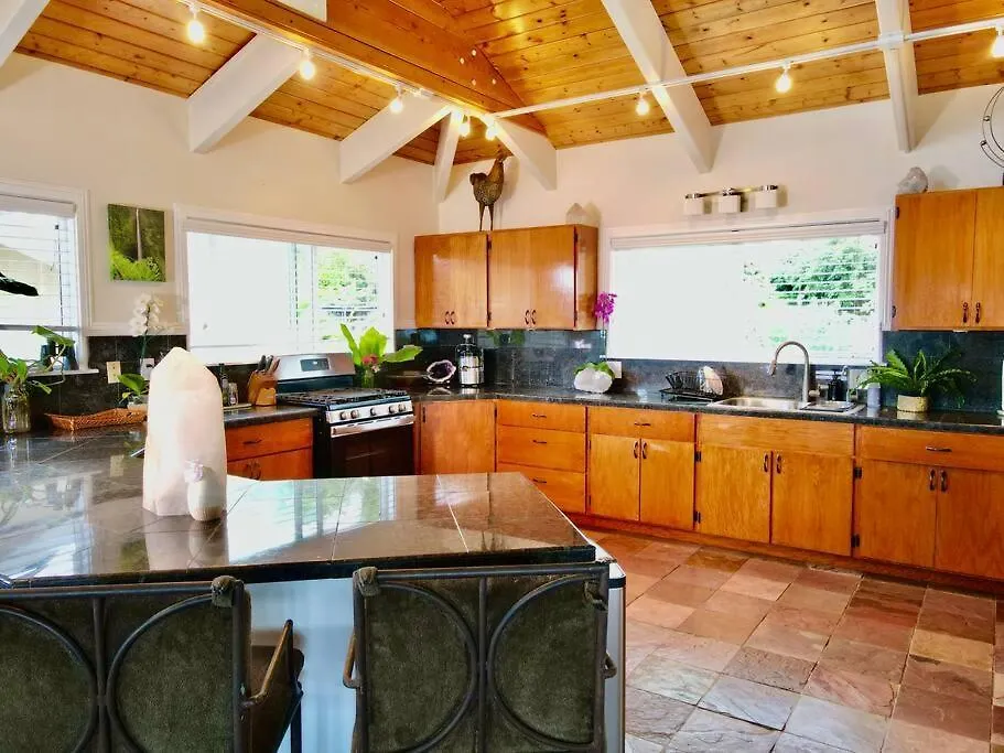 Private Waterfalls , Massive Big Island Estate, Ocean Views , Unbelievable Location Villa Hakalau United States
