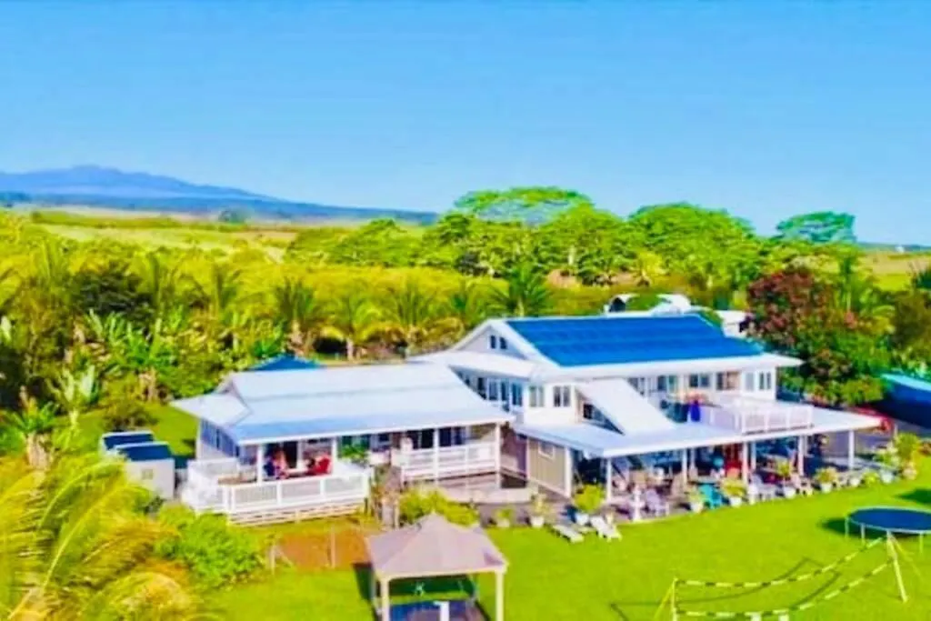 Private Waterfalls , Massive Big Island Estate, Ocean Views , Unbelievable Location Villa Hakalau