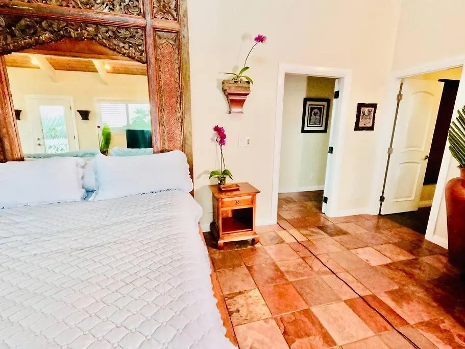 Private Waterfalls , Massive Big Island Estate, Ocean Views , Unbelievable Location Villa Hakalau 0*,