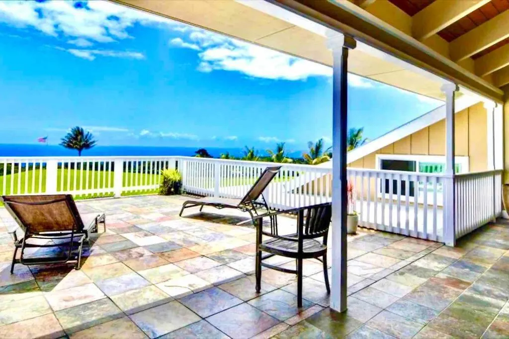 Private Waterfalls , Massive Big Island Estate, Ocean Views , Unbelievable Location Villa Hakalau