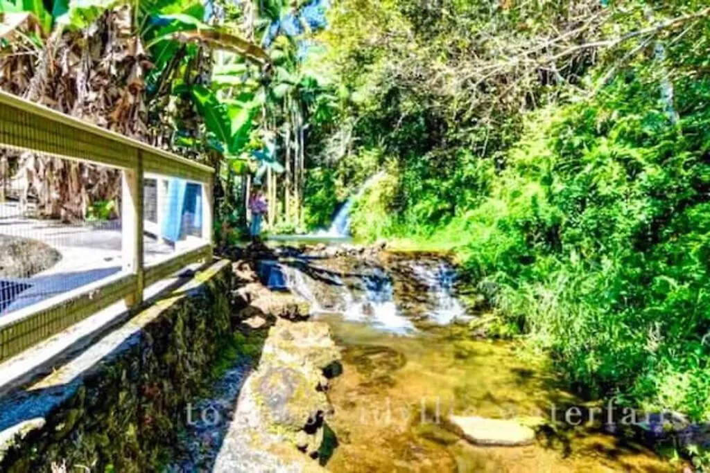 Private Waterfalls , Massive Big Island Estate, Ocean Views , Unbelievable Location Villa Hakalau 0*,  United States