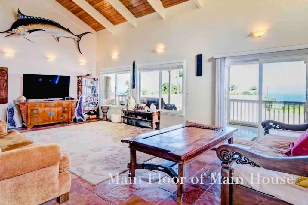 Private Waterfalls , Massive Big Island Estate, Ocean Views , Unbelievable Location Villa Hakalau Holiday home