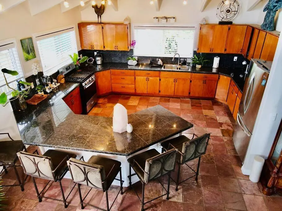 Holiday home Private Waterfalls , Massive Big Island Estate, Ocean Views , Unbelievable Location Villa Hakalau