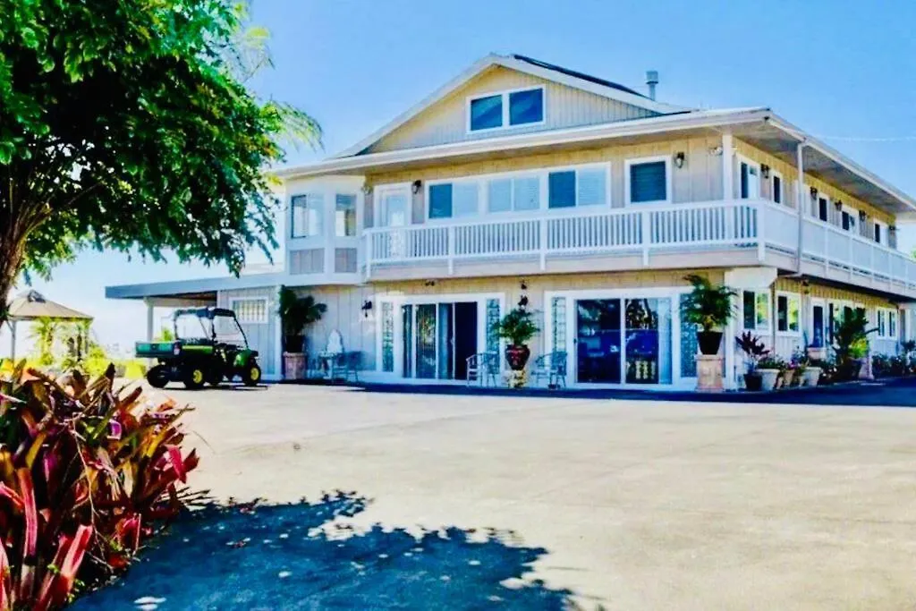 Holiday home Private Waterfalls , Massive Big Island Estate, Ocean Views , Unbelievable Location Villa Hakalau